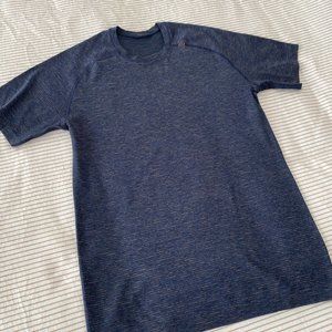 Lululemon Metal Vent Tech Navy Stripe XS